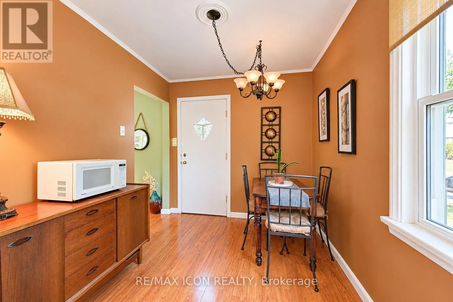 35 PLEASANT AVENUE