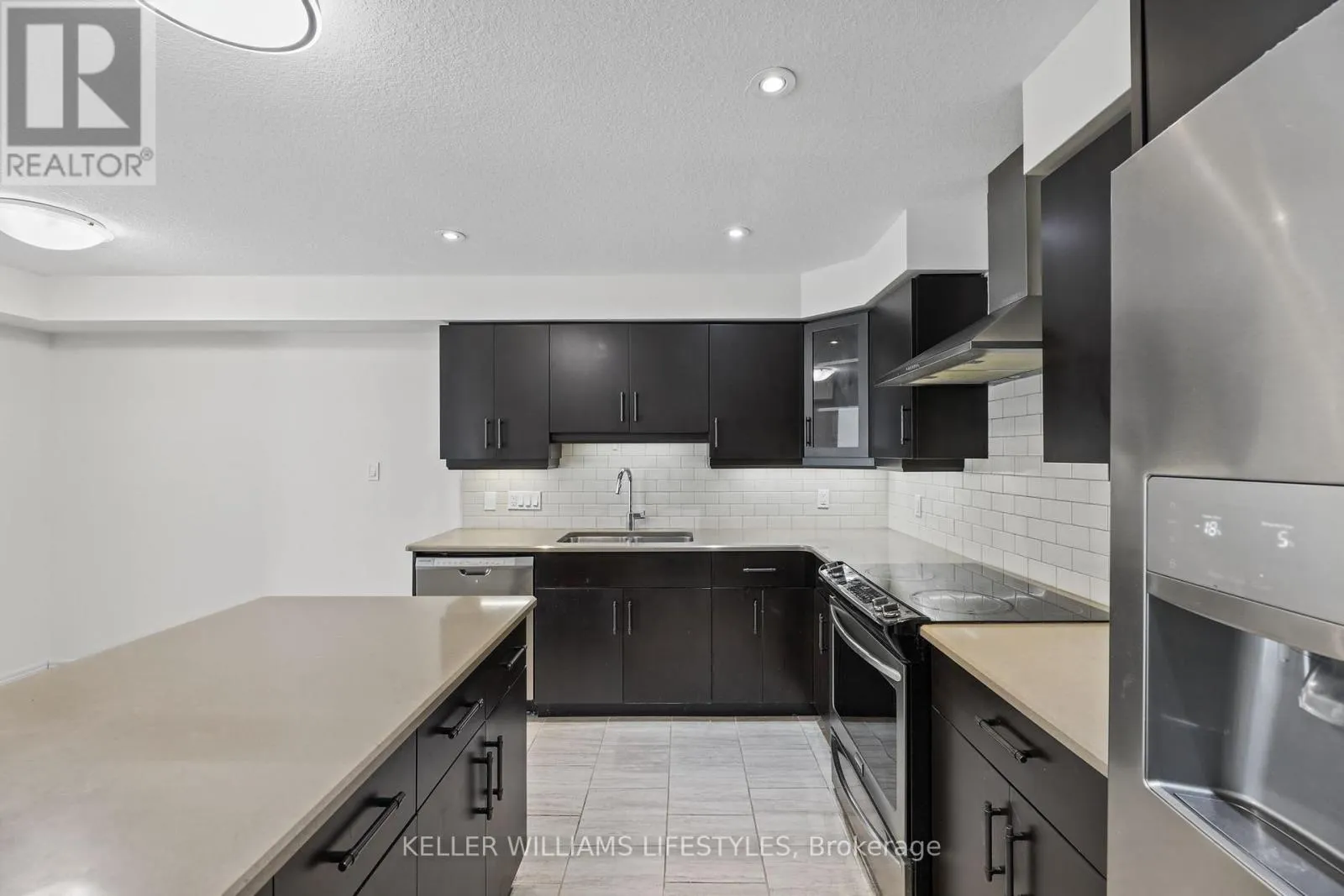 63 - 1220 RIVERBEND ROAD #63