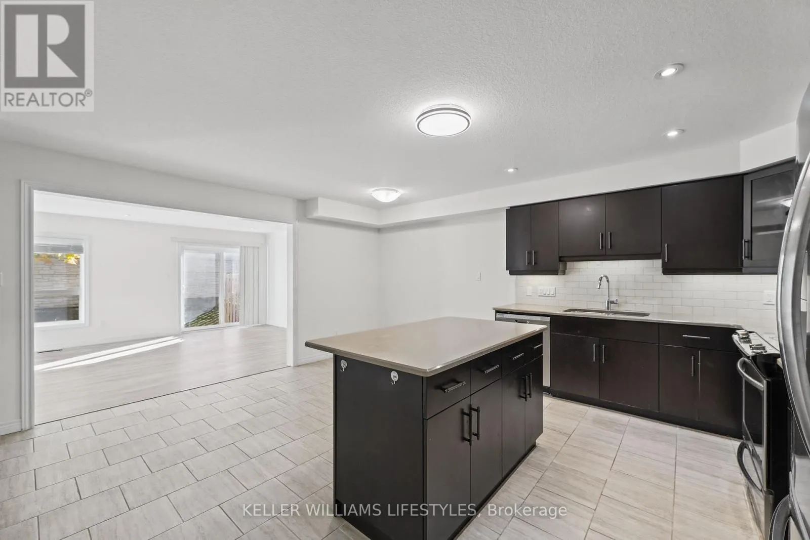 63 - 1220 RIVERBEND ROAD #63
