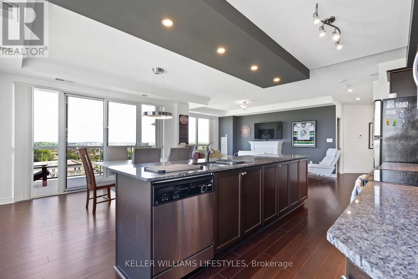 1004 - 1030 CORONATION DRIVE #1004