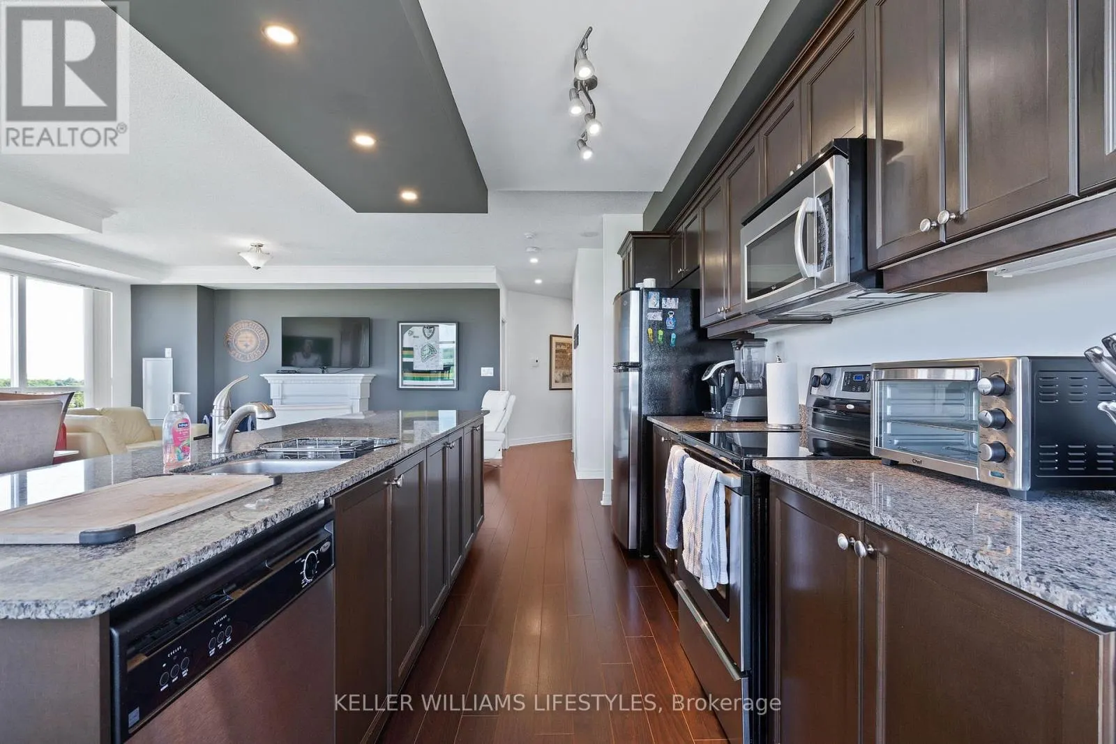 1004 - 1030 CORONATION DRIVE #1004