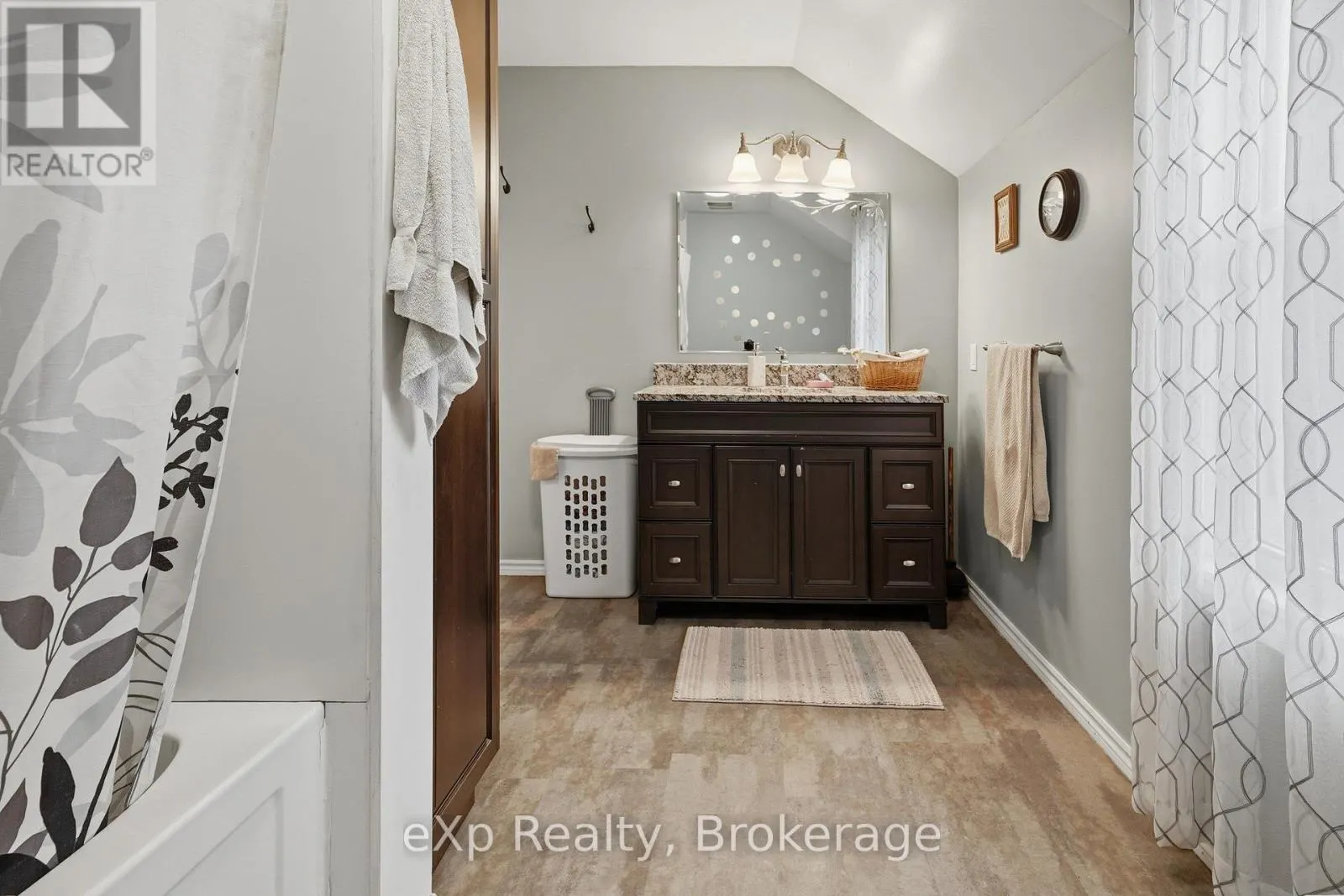42123 AMBERLEY ROAD