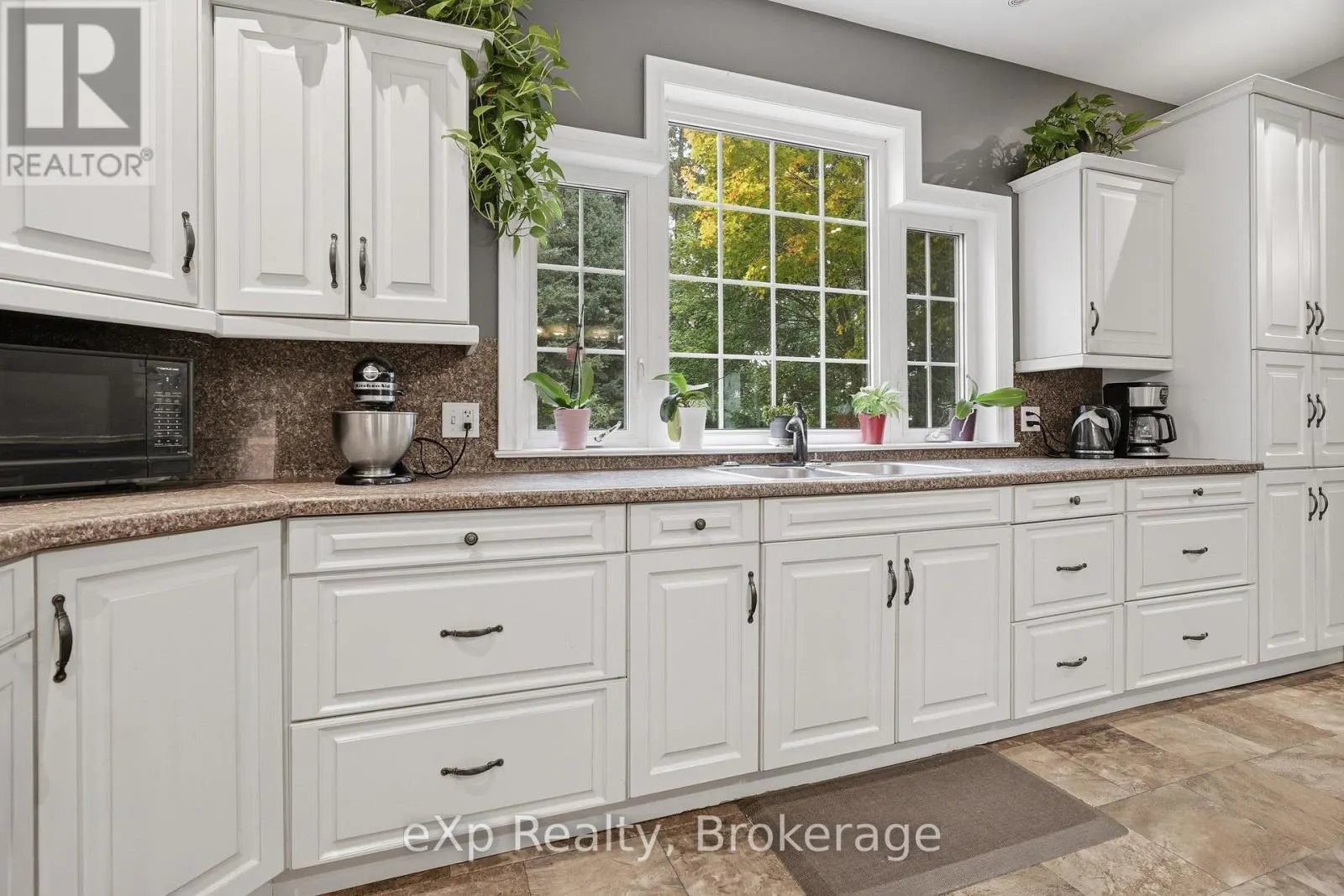 42123 AMBERLEY ROAD