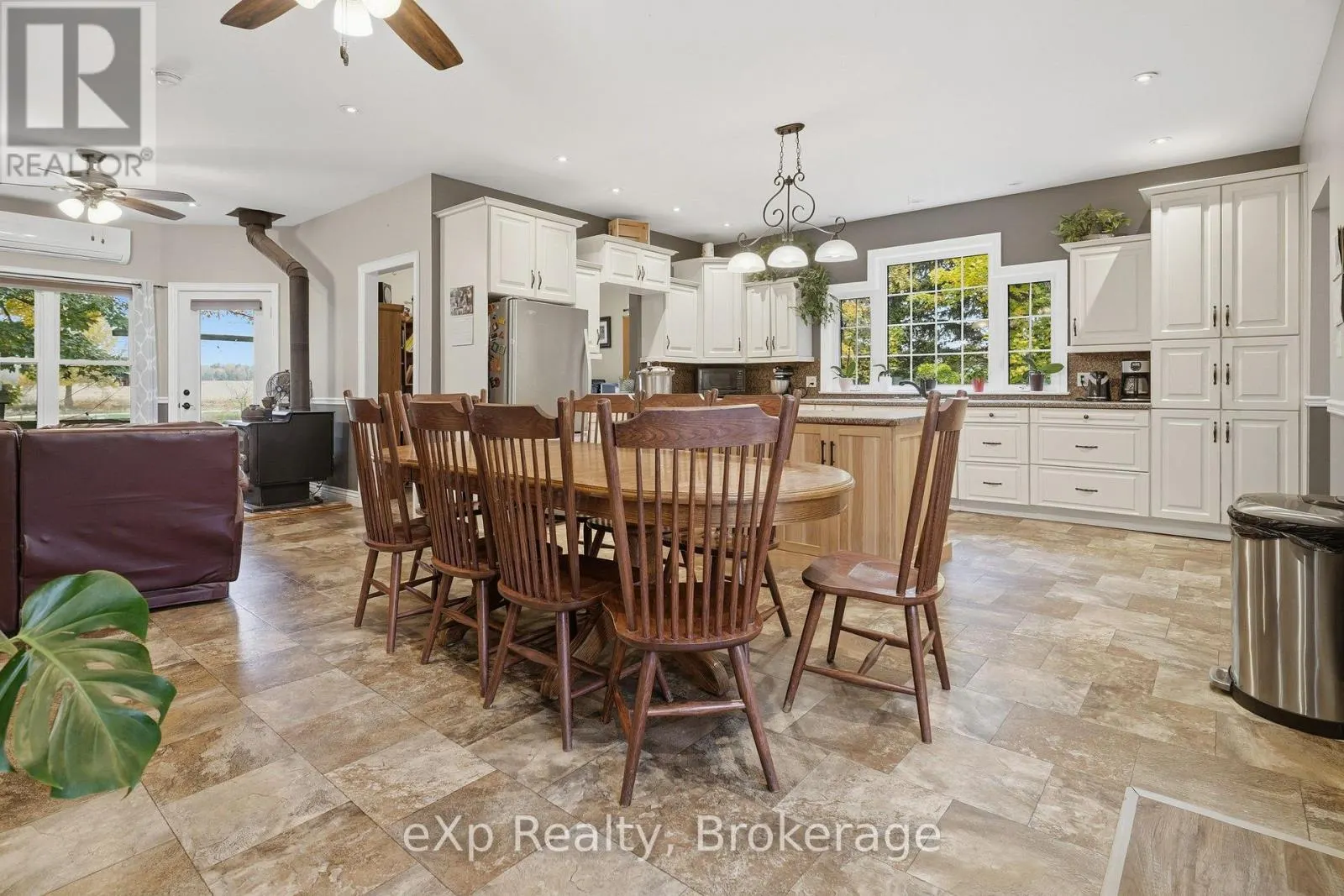 42123 AMBERLEY ROAD