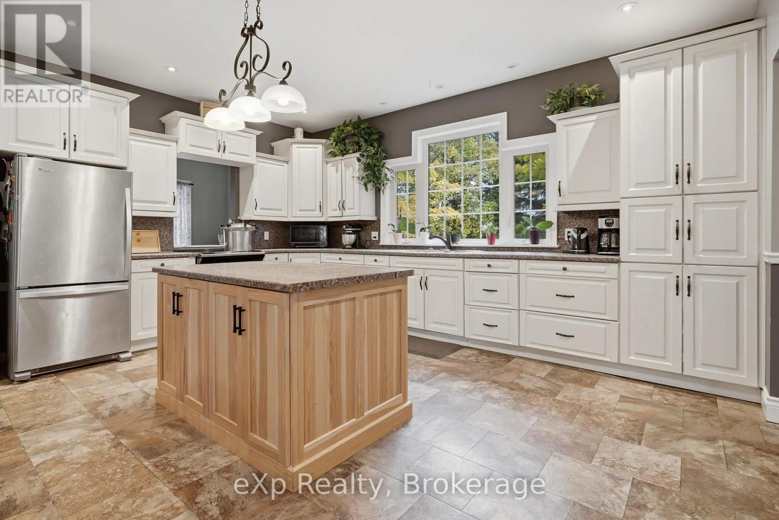 42123 AMBERLEY ROAD