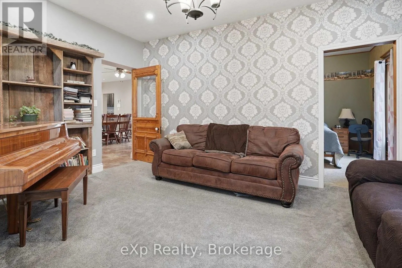 42123 AMBERLEY ROAD