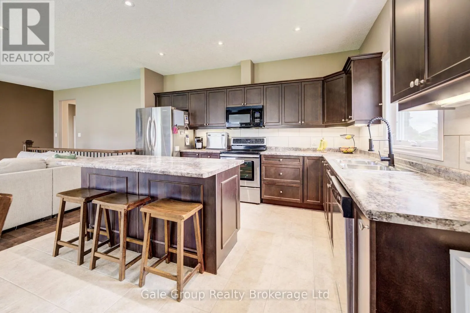47 GRAYDON DRIVE