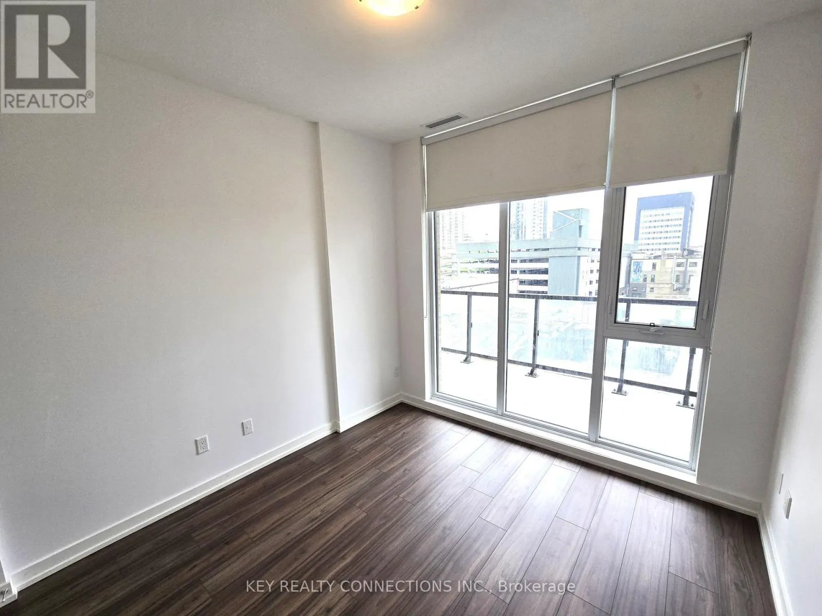 415 - 55 DUKE STREET W