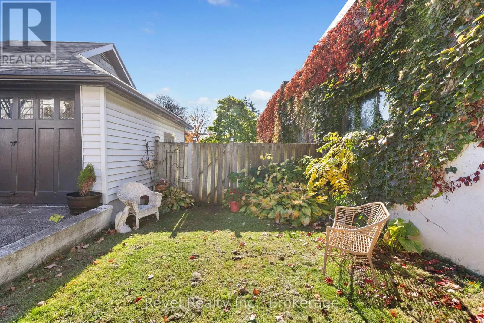 27 FRANCIS STREET