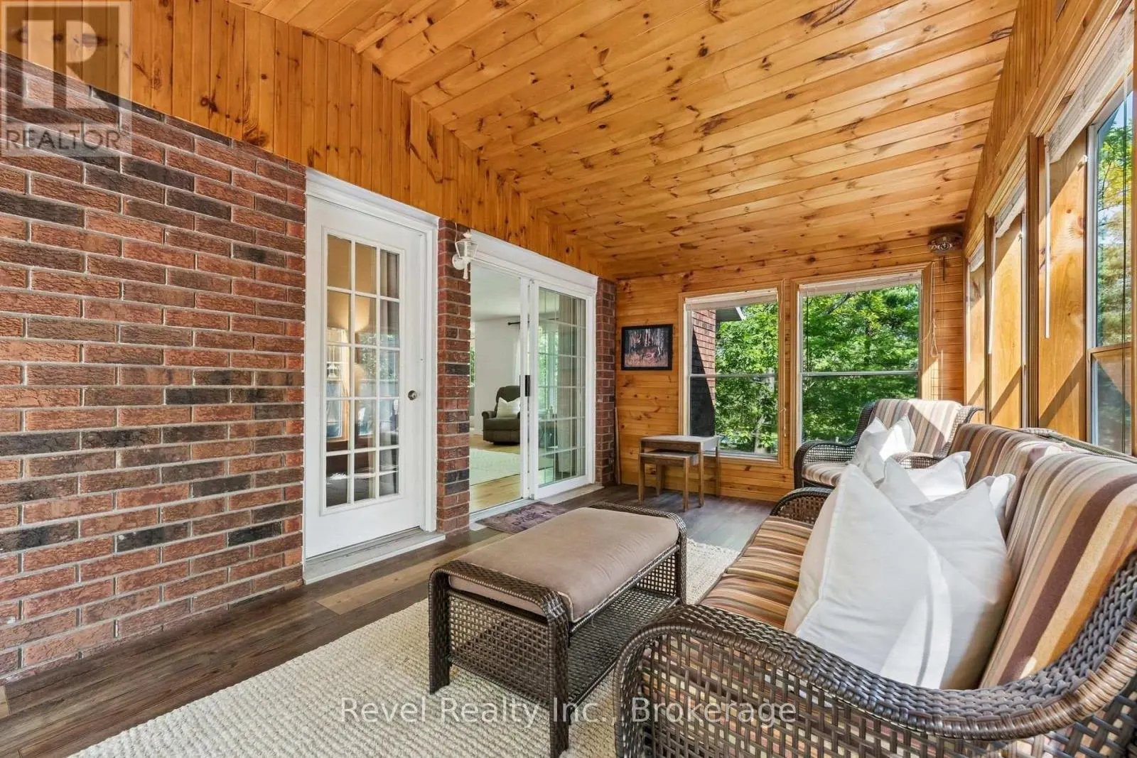 18 BESSIE AVENUE S