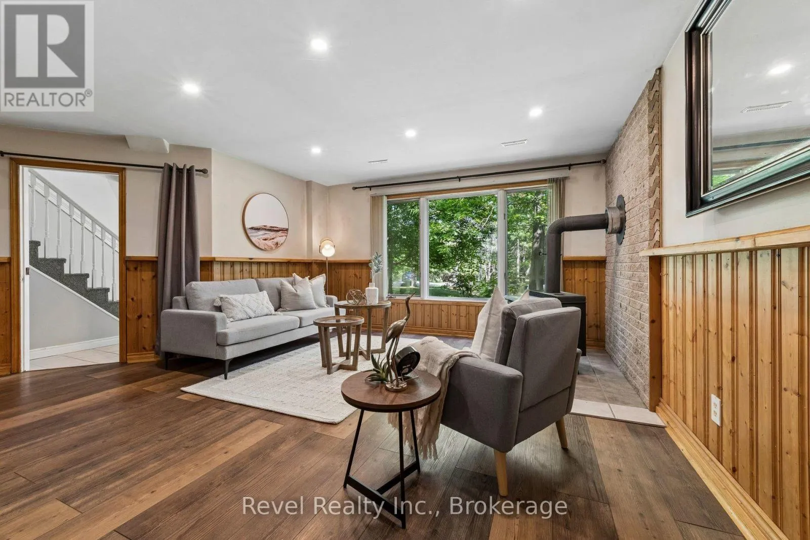 18 BESSIE AVENUE S