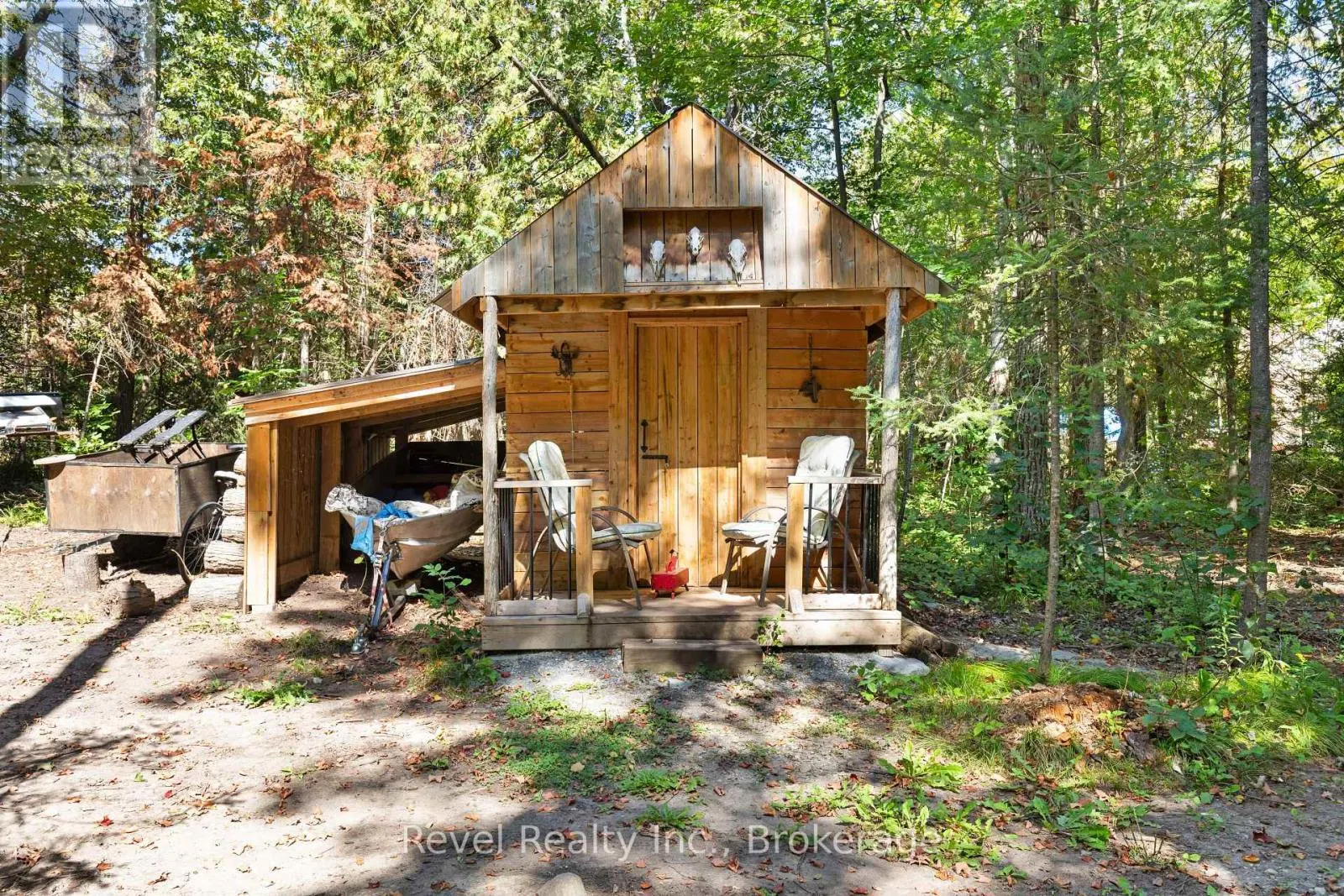 18 BESSIE AVENUE S