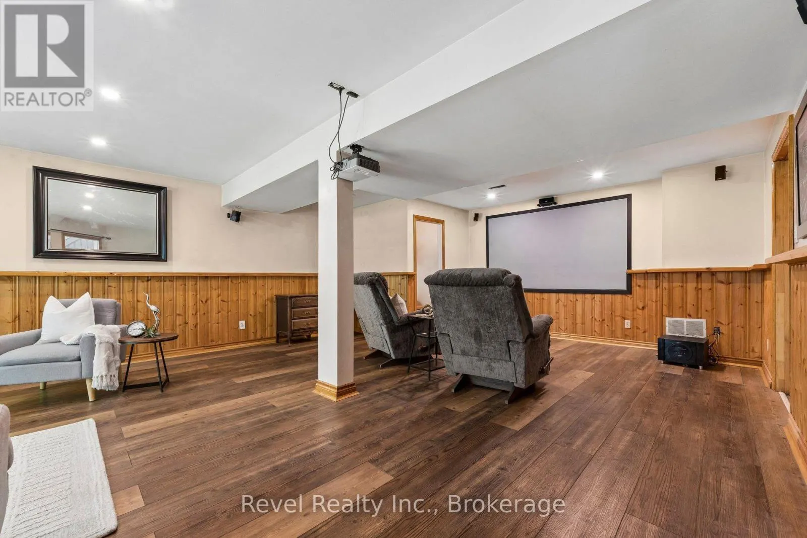 18 BESSIE AVENUE S