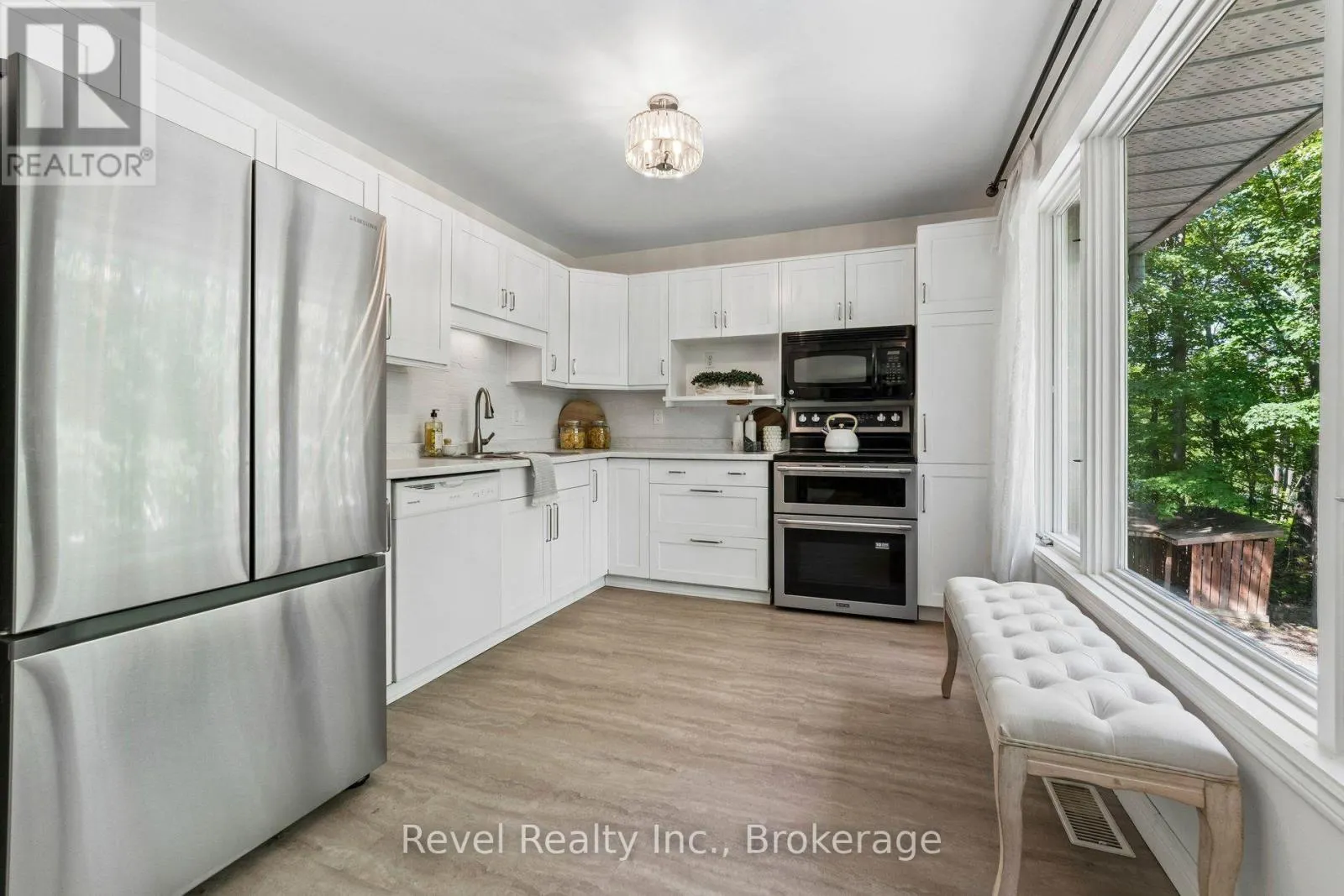 18 BESSIE AVENUE S