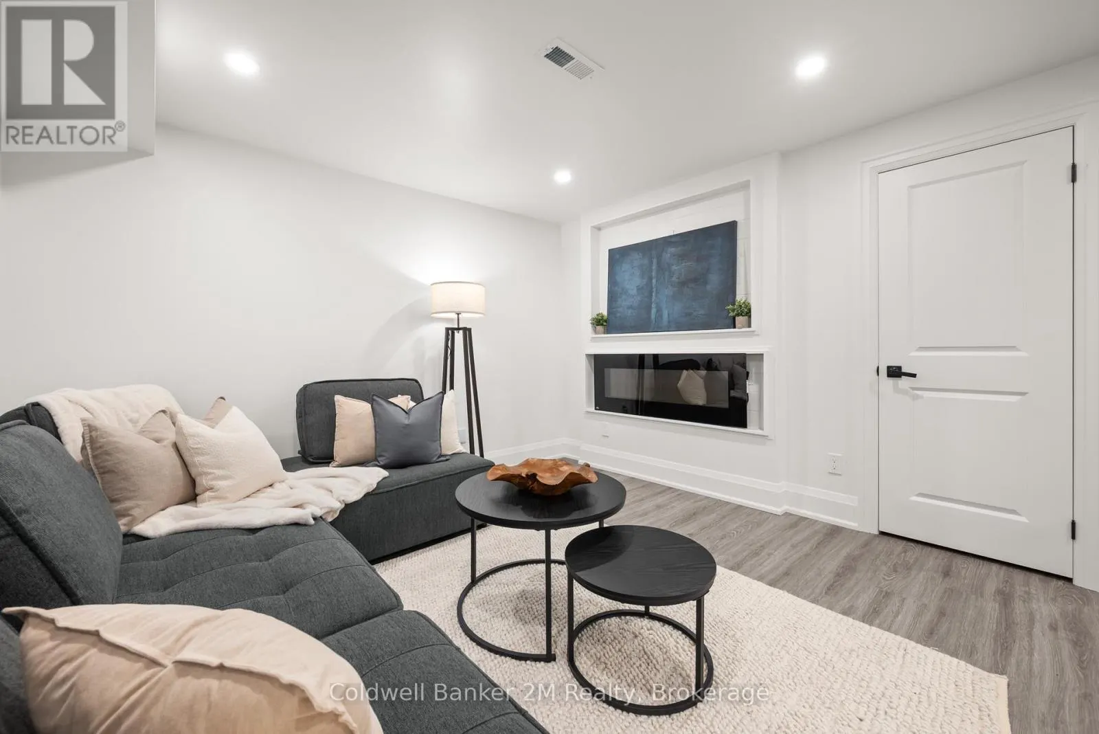 831 MILFORD DRIVE