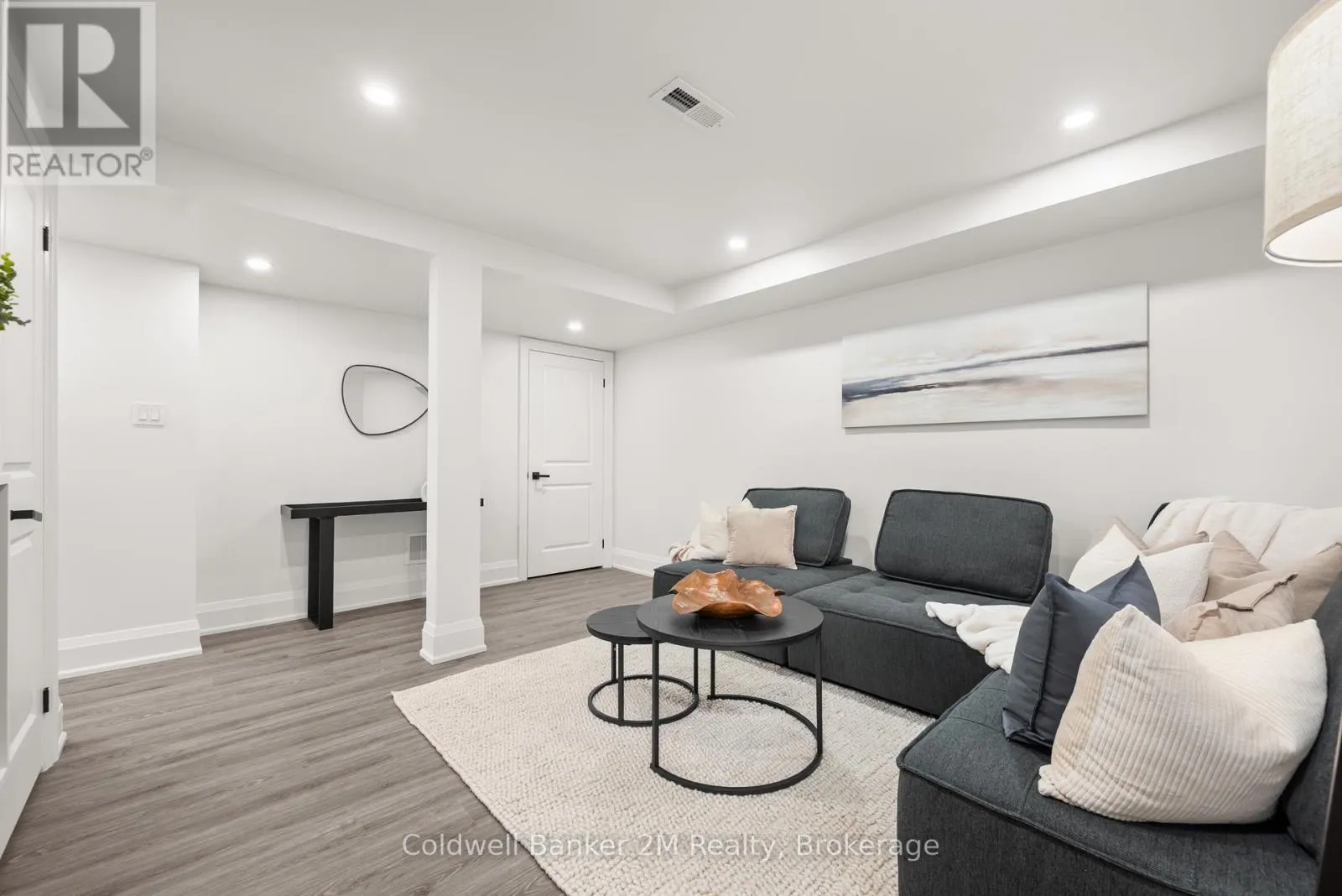831 MILFORD DRIVE