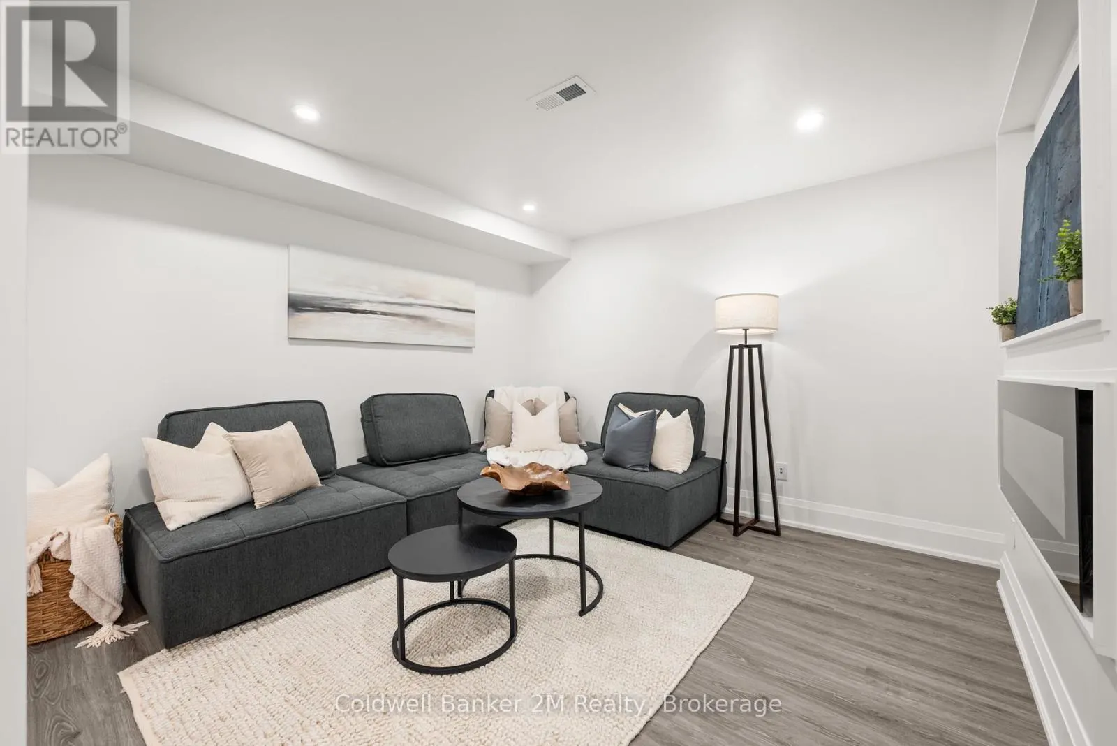 831 MILFORD DRIVE