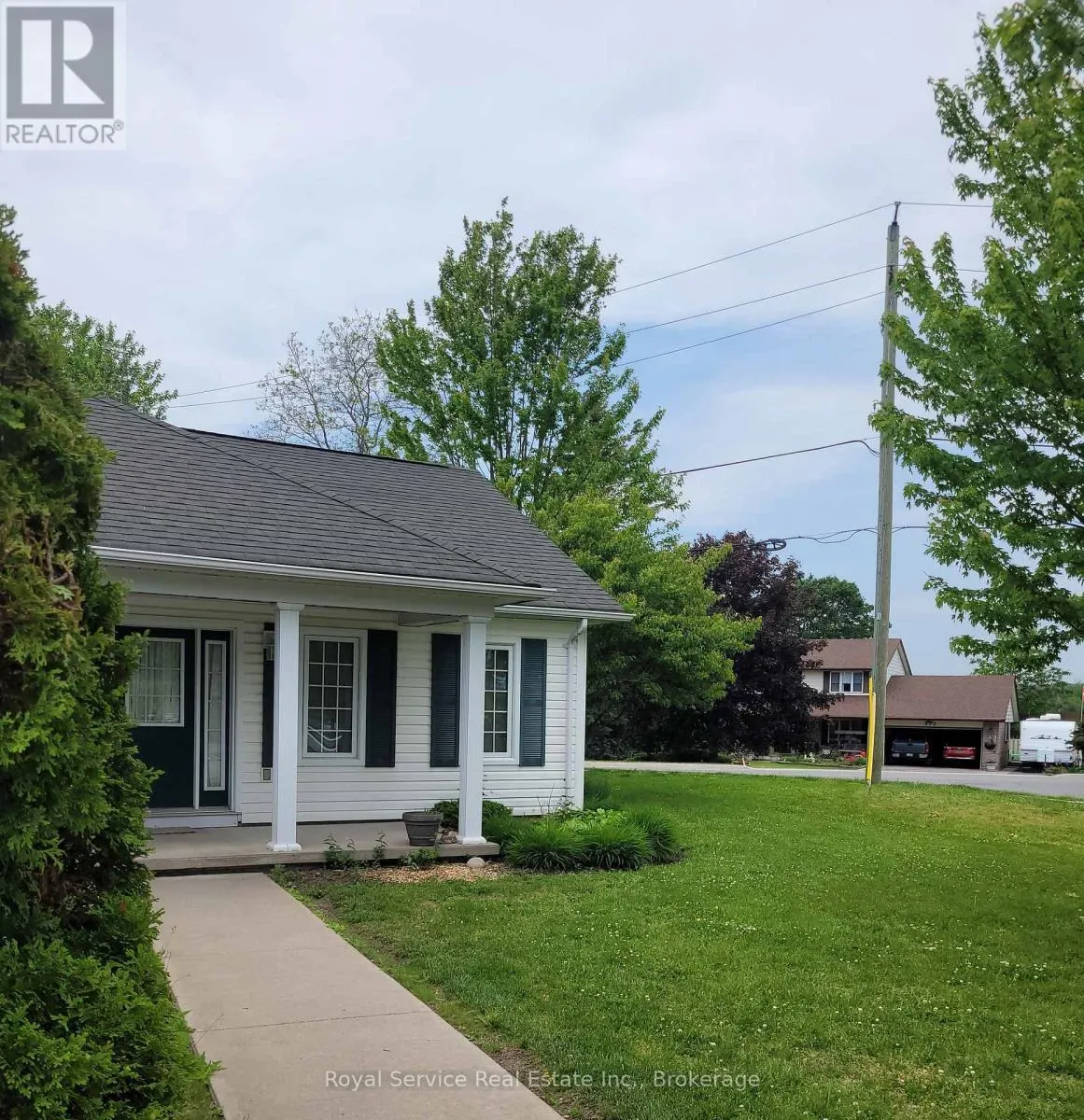 102 - 325 DENSMORE ROAD #102