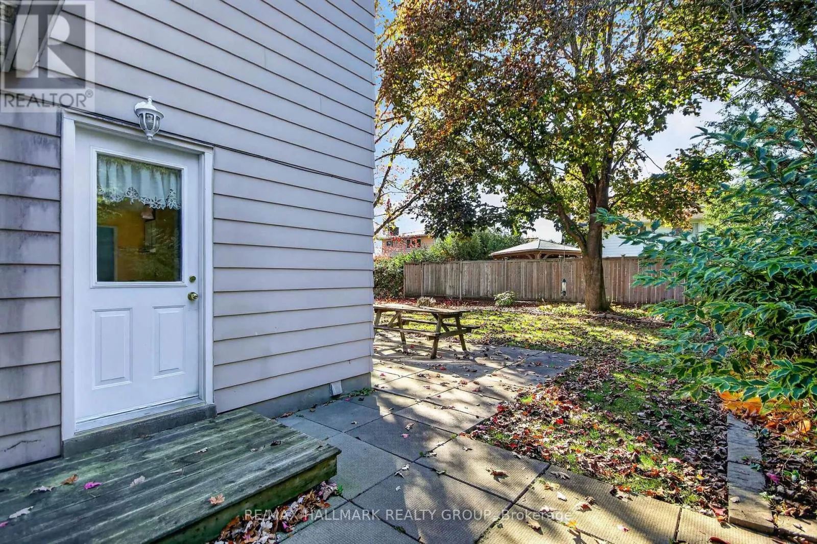 8 BURNVIEW CRESCENT