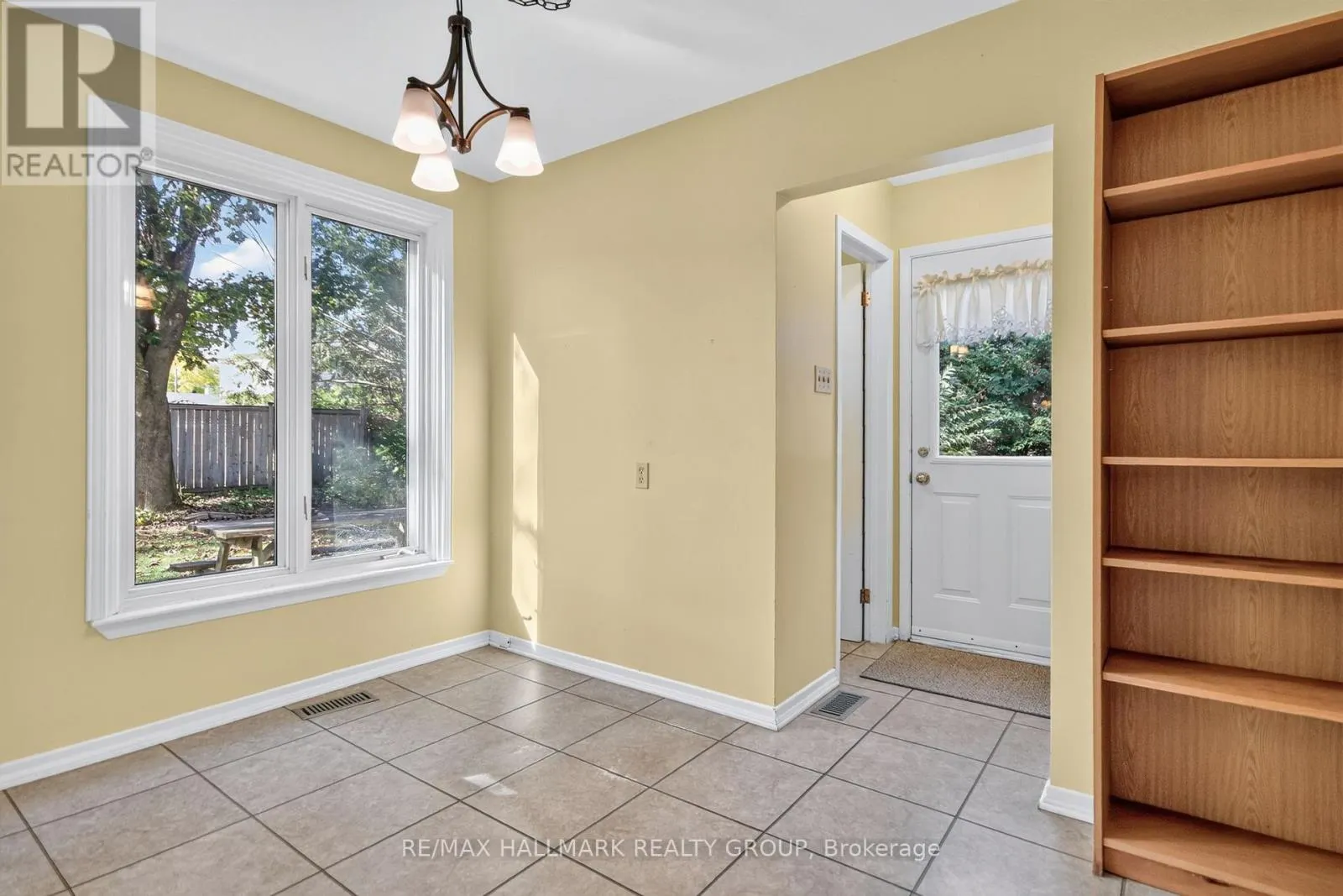 8 BURNVIEW CRESCENT