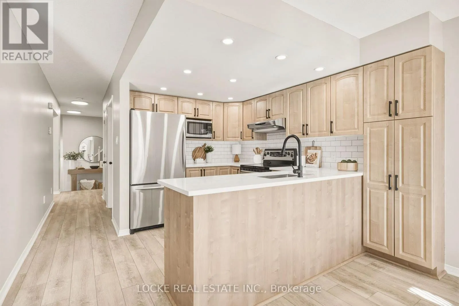 2174 SATURN CRESCENT