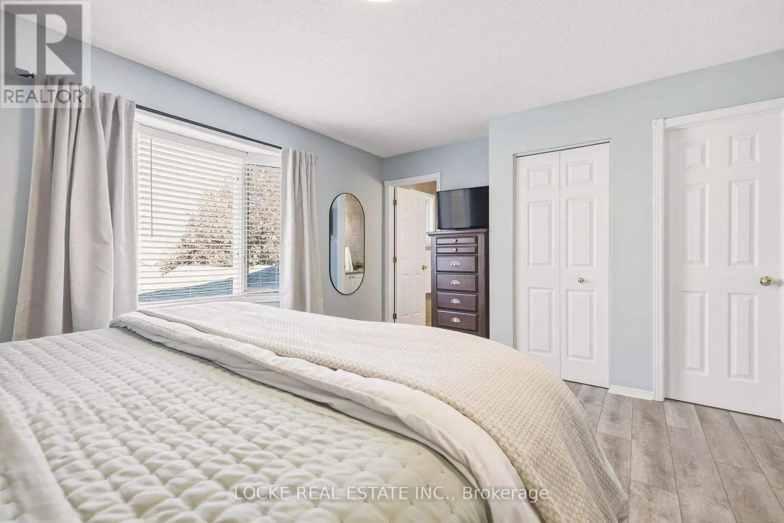 2174 SATURN CRESCENT