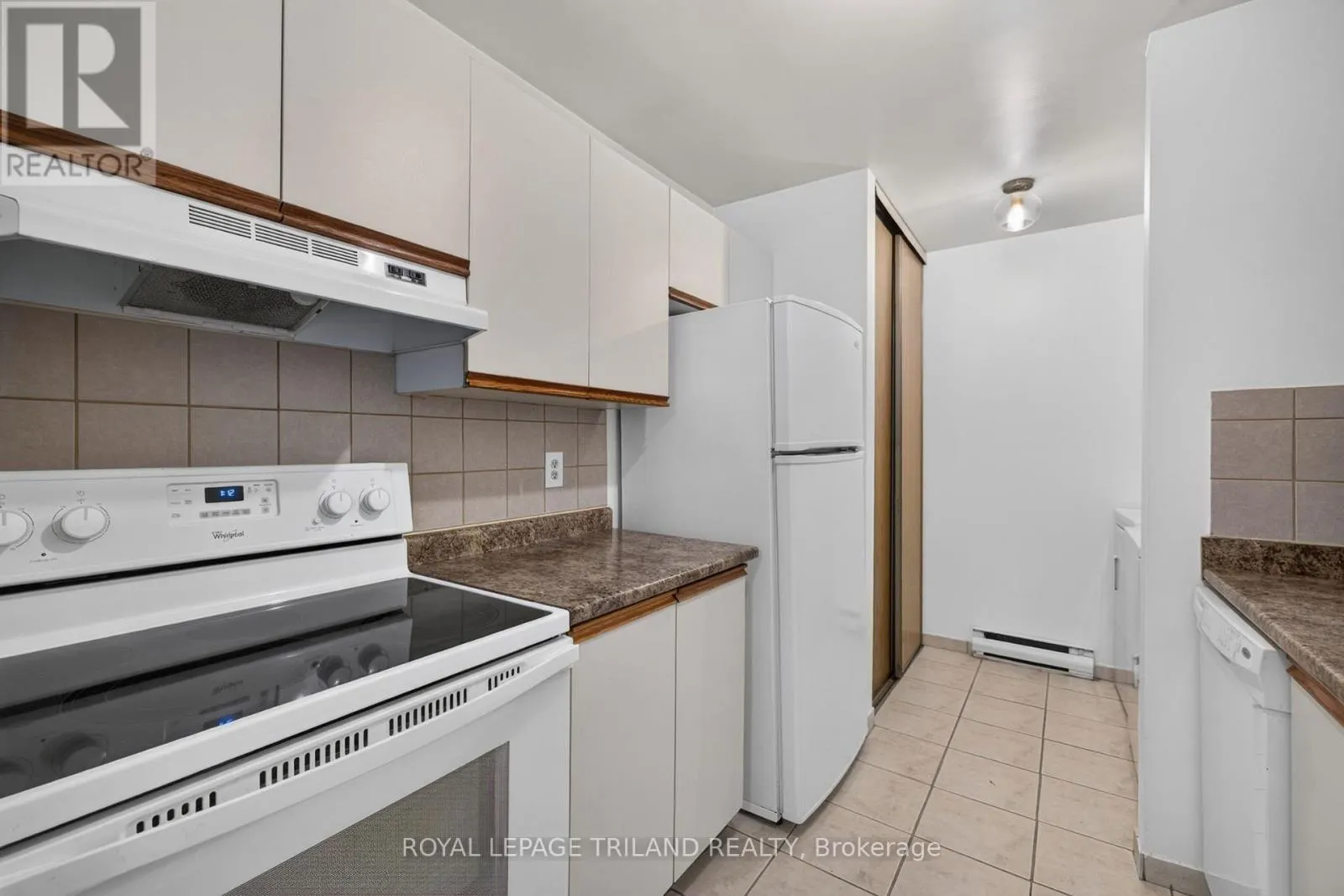 130 - 1096 JALNA BOULEVARD #130