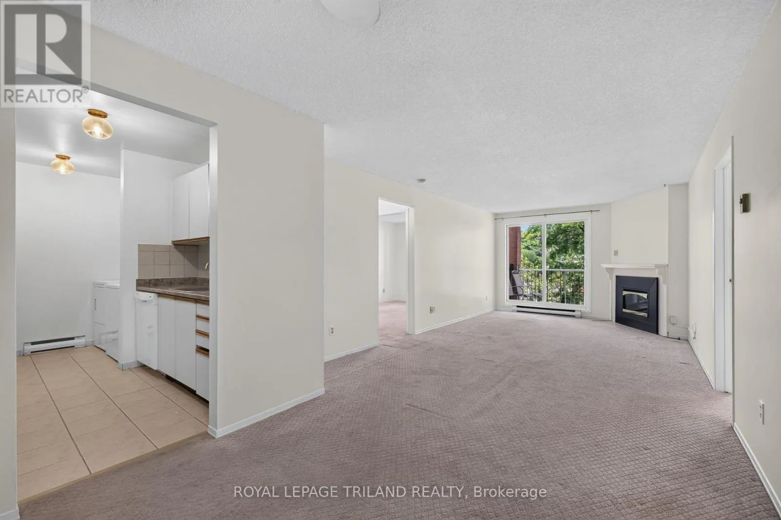 130 - 1096 JALNA BOULEVARD #130