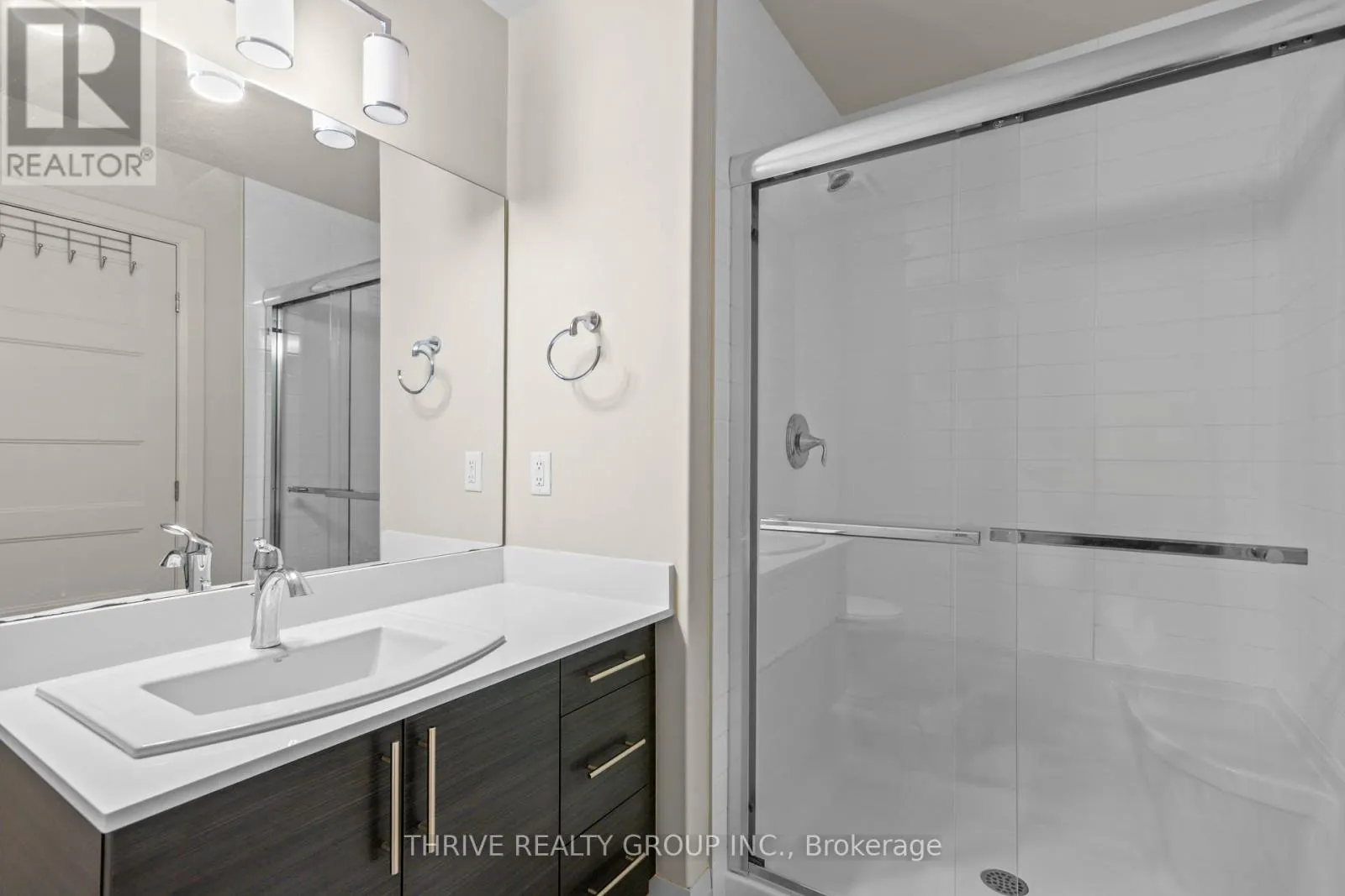 76 - 3025 SINGLETON AVENUE #76