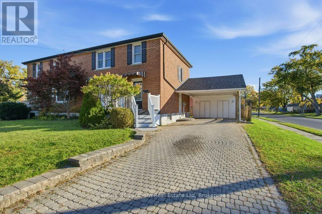 1 CLARKE BOULEVARD