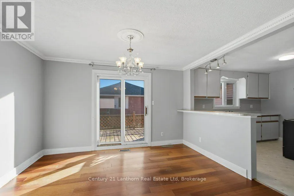 1 CLARKE BOULEVARD