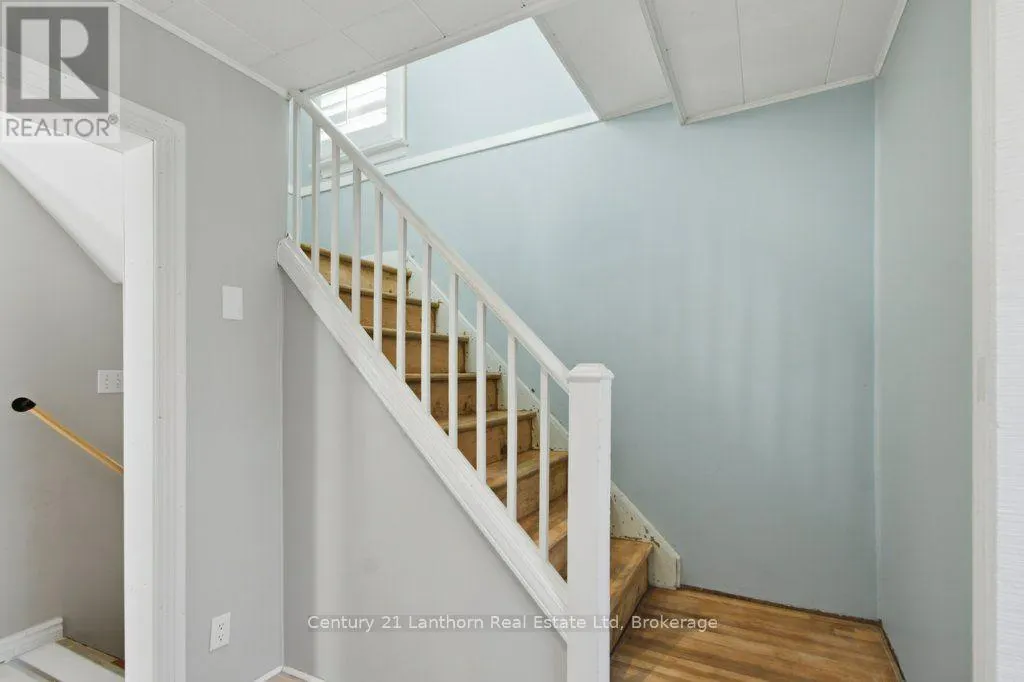 1 CLARKE BOULEVARD