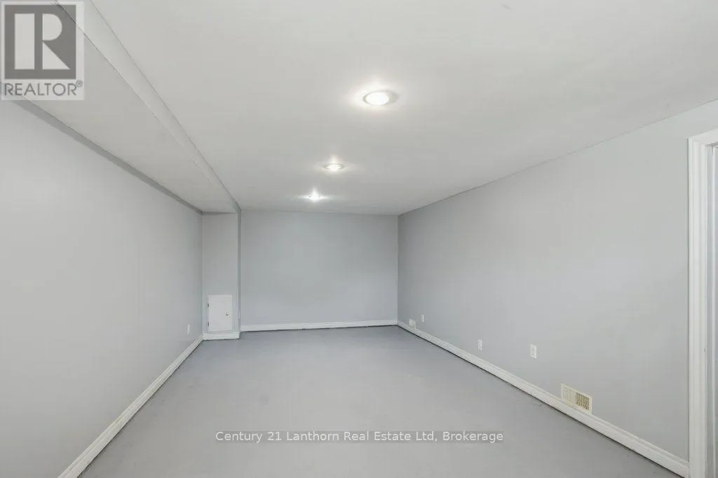 1 CLARKE BOULEVARD