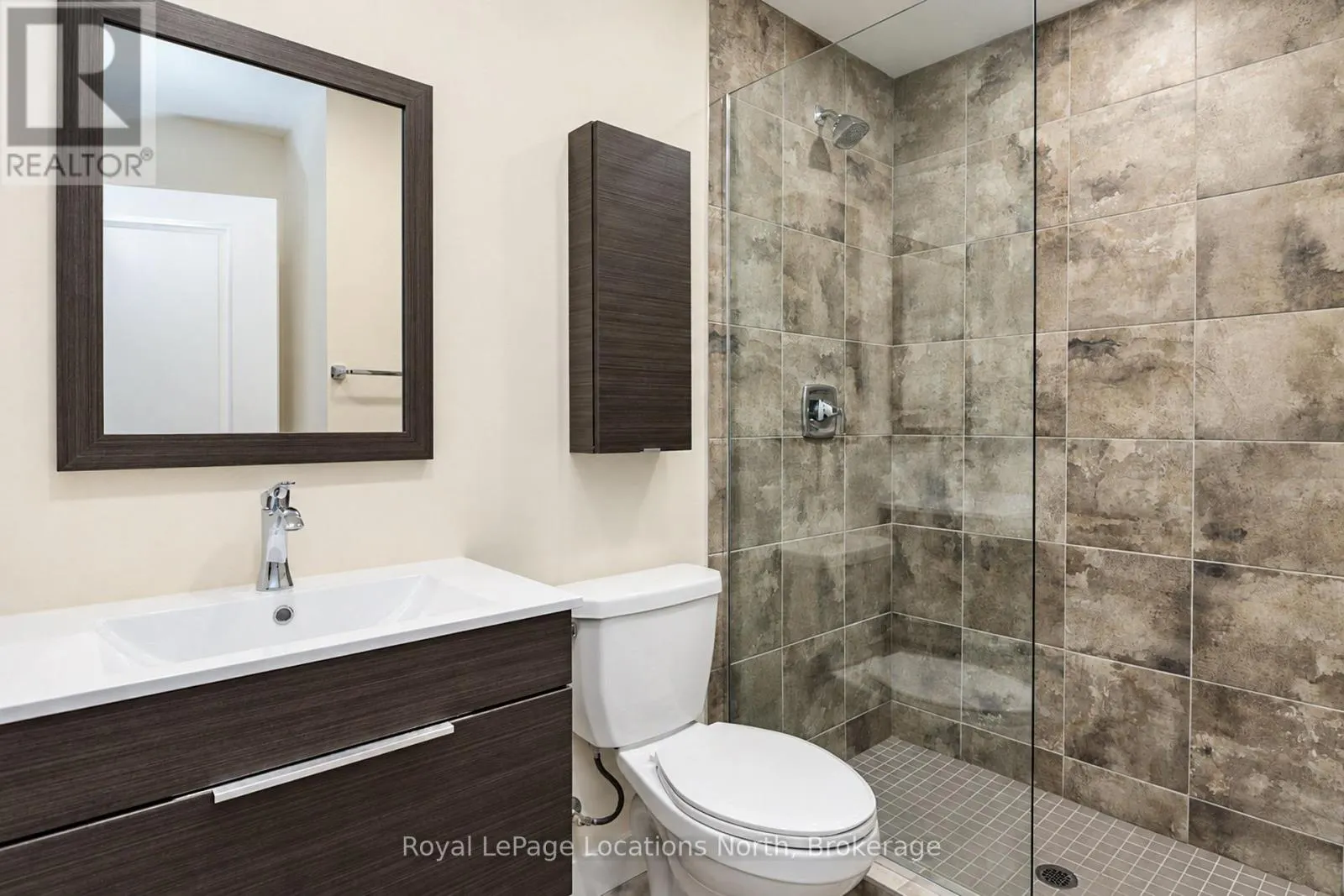 204 - 11 BECKWITH LANE #204
