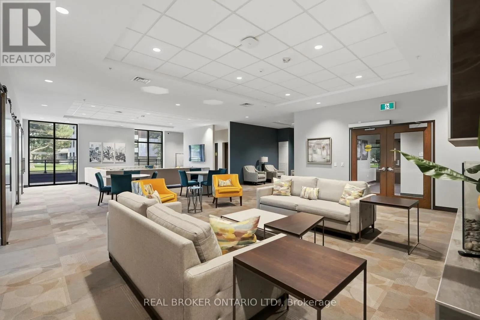 101 - 30 HAMILTON STREET S