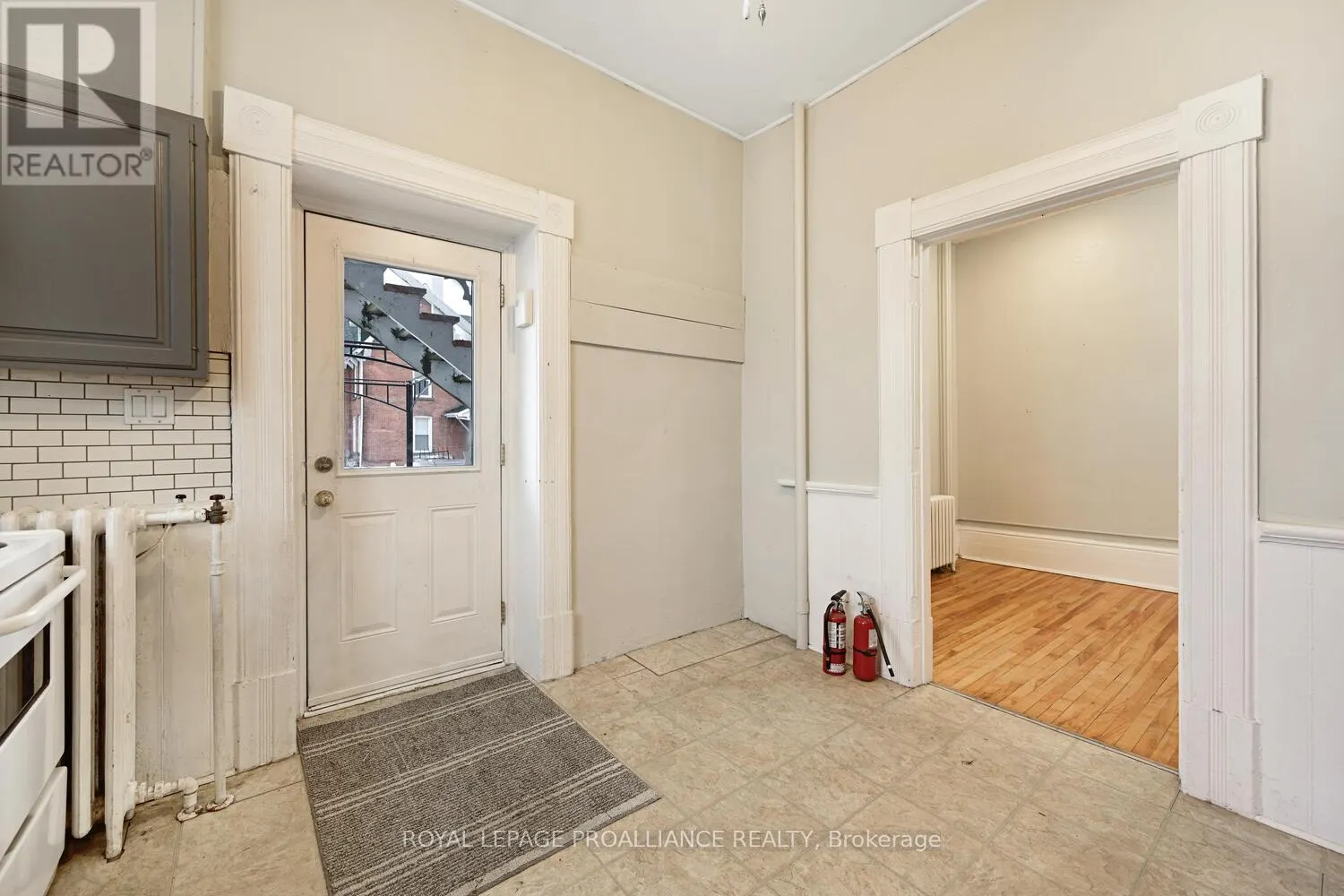 1 - 1-42 KING STREET E
