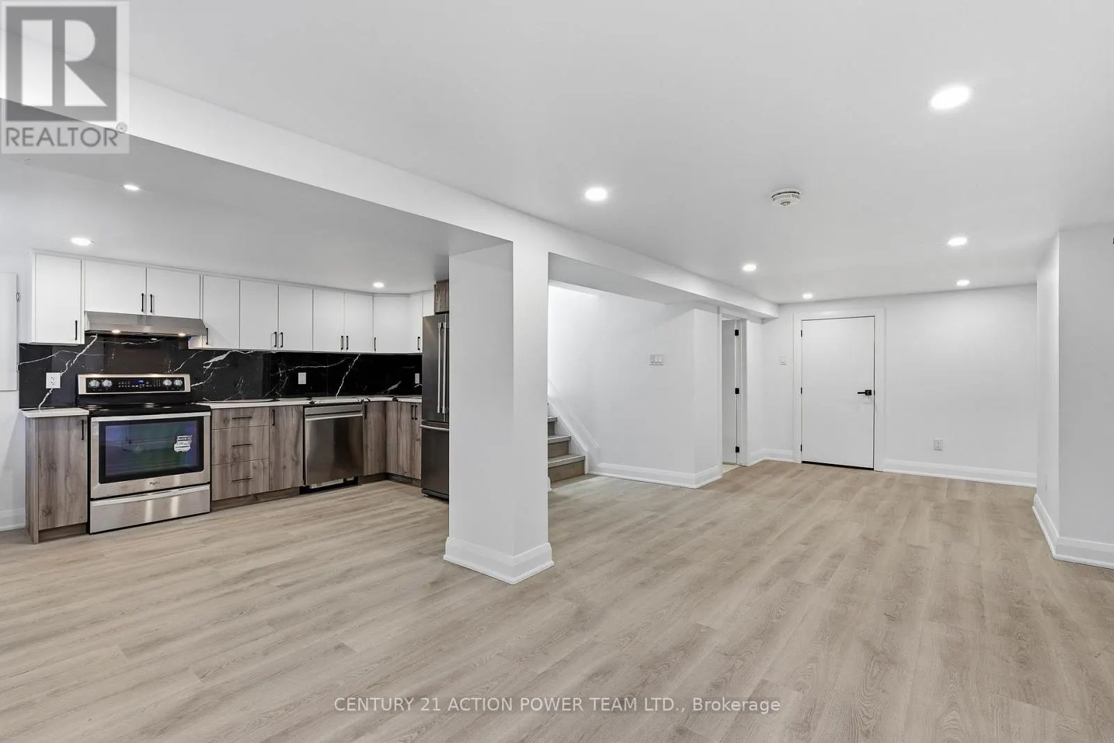 2 - 1831 HAIG DRIVE S