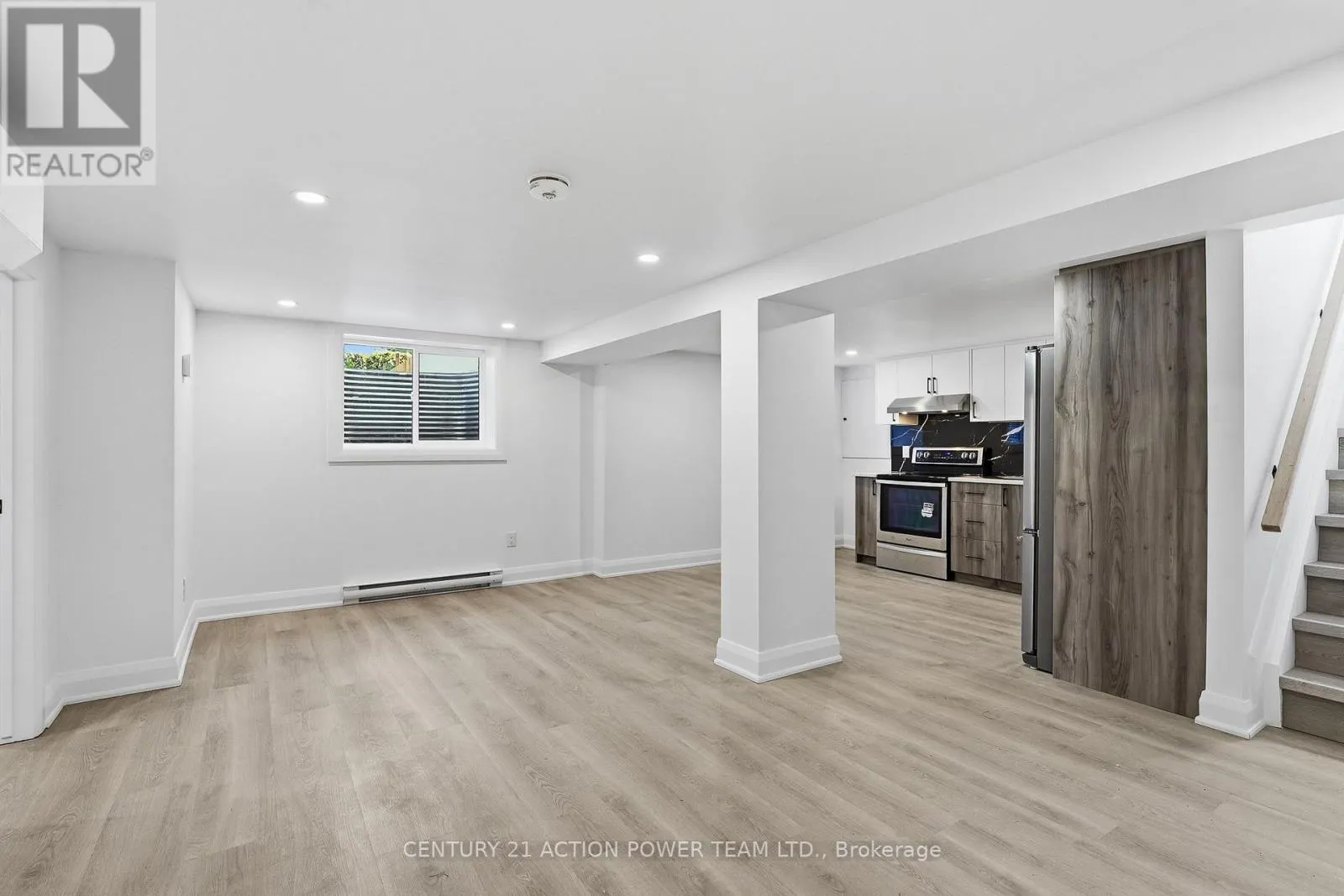 2 - 1831 HAIG DRIVE S