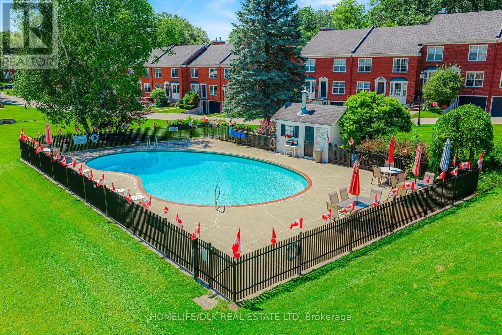 18 COUNTRY CLUB PLACE