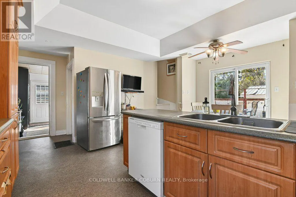 49 LAKESHORE DRIVE