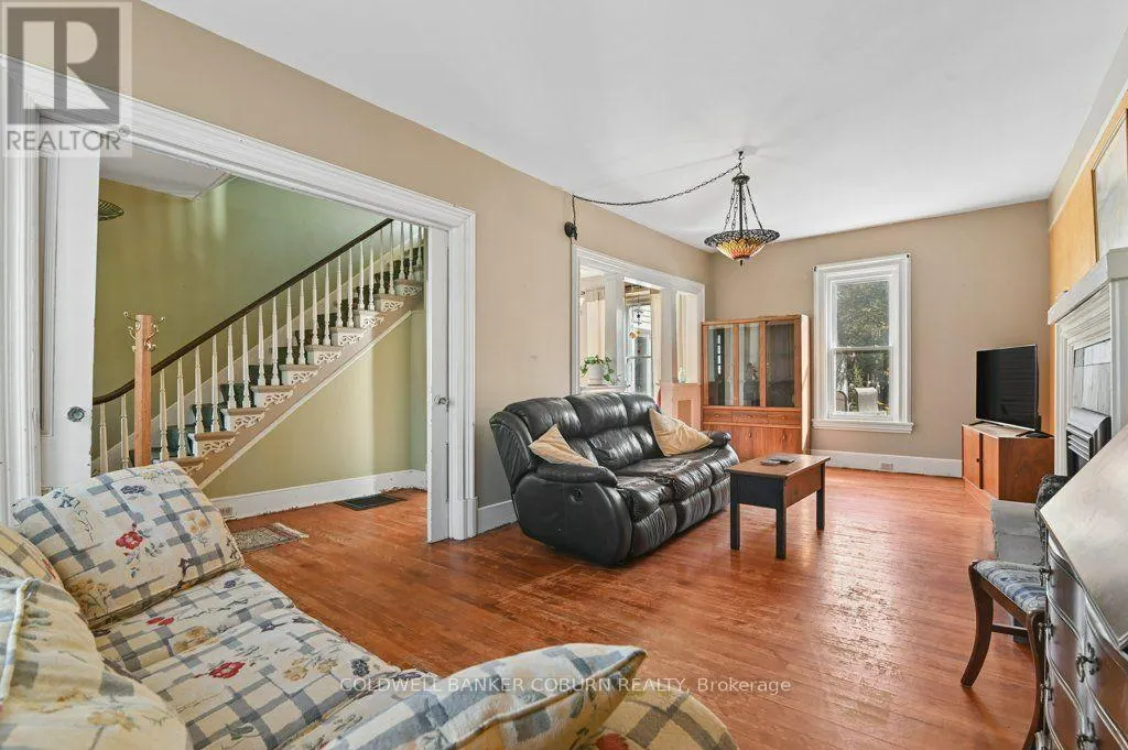 49 LAKESHORE DRIVE