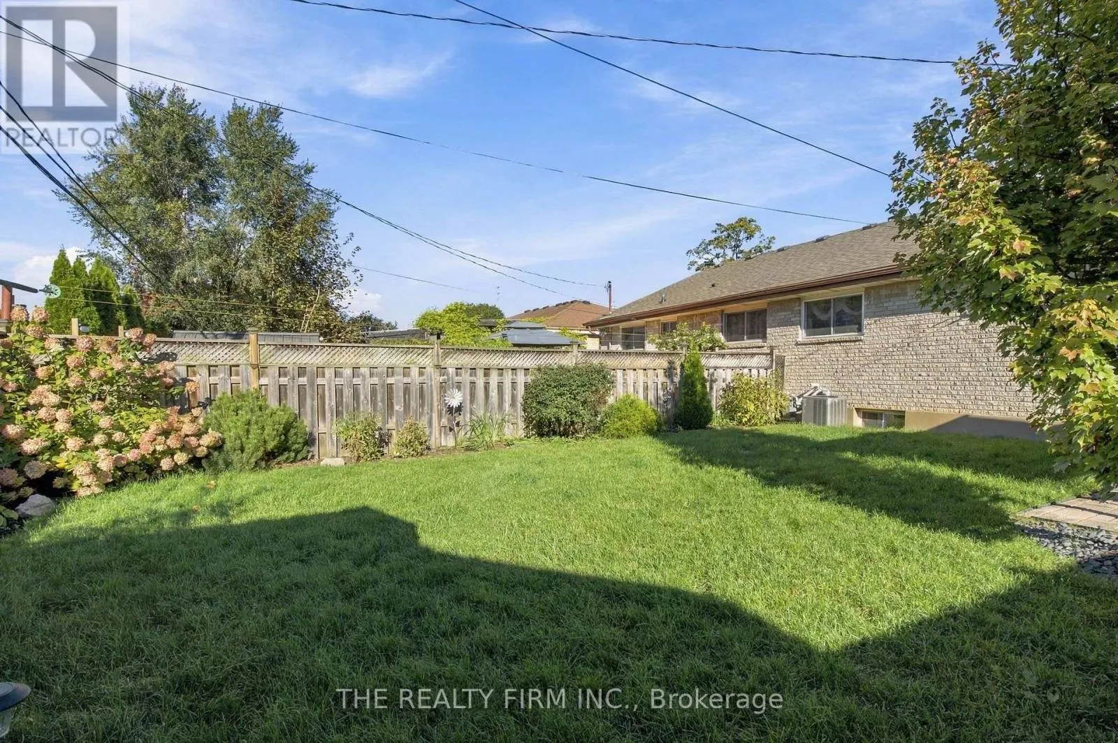 25 QUEENSTON CRESCENT