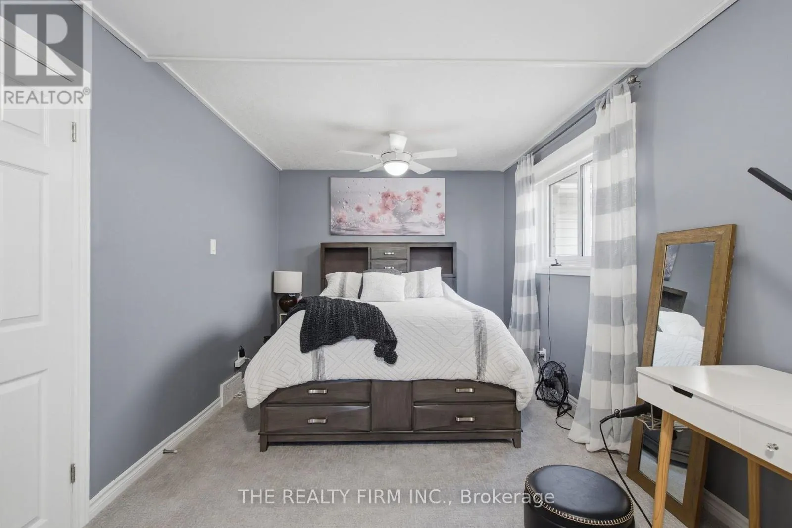 25 QUEENSTON CRESCENT