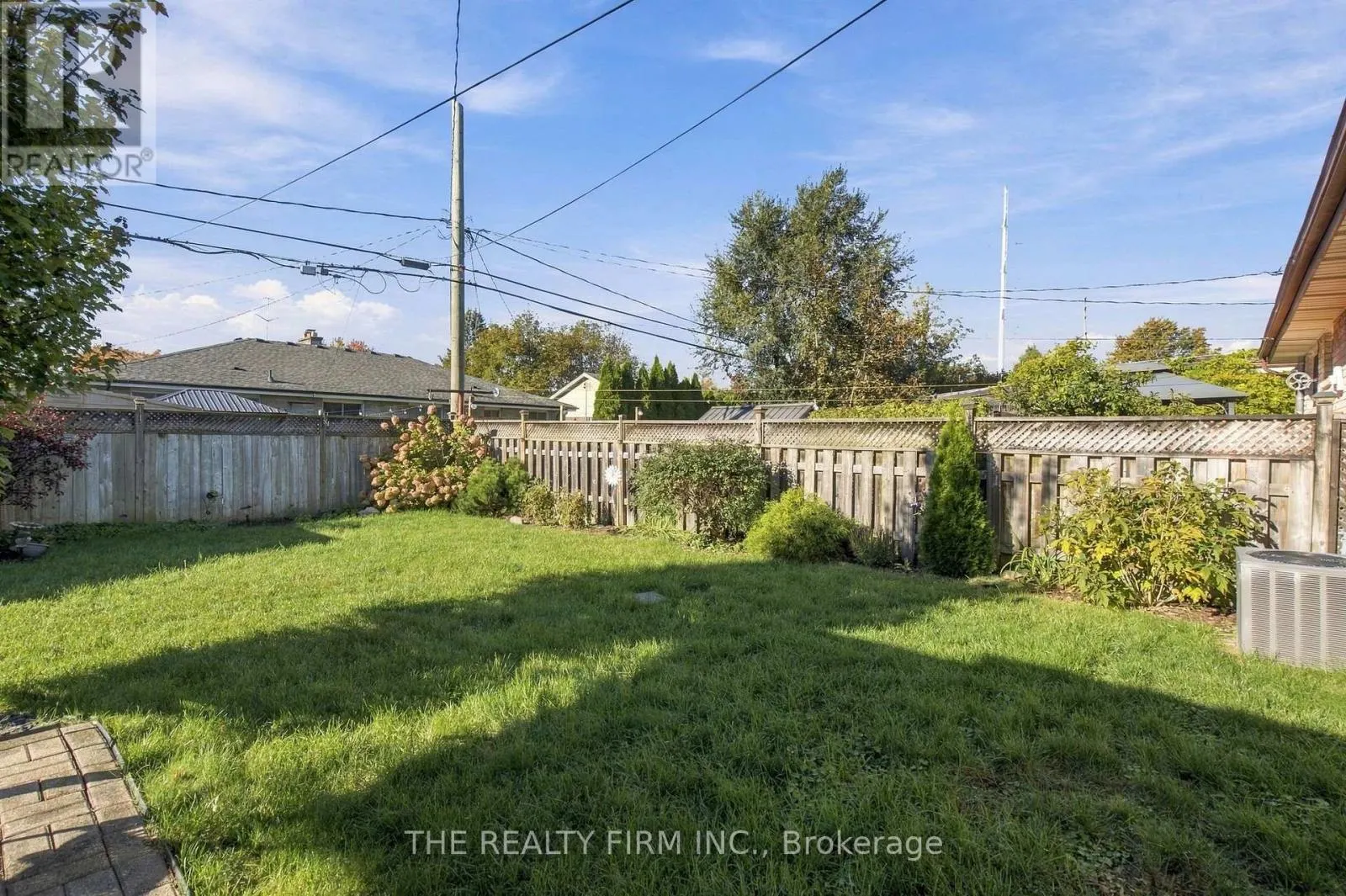 25 QUEENSTON CRESCENT