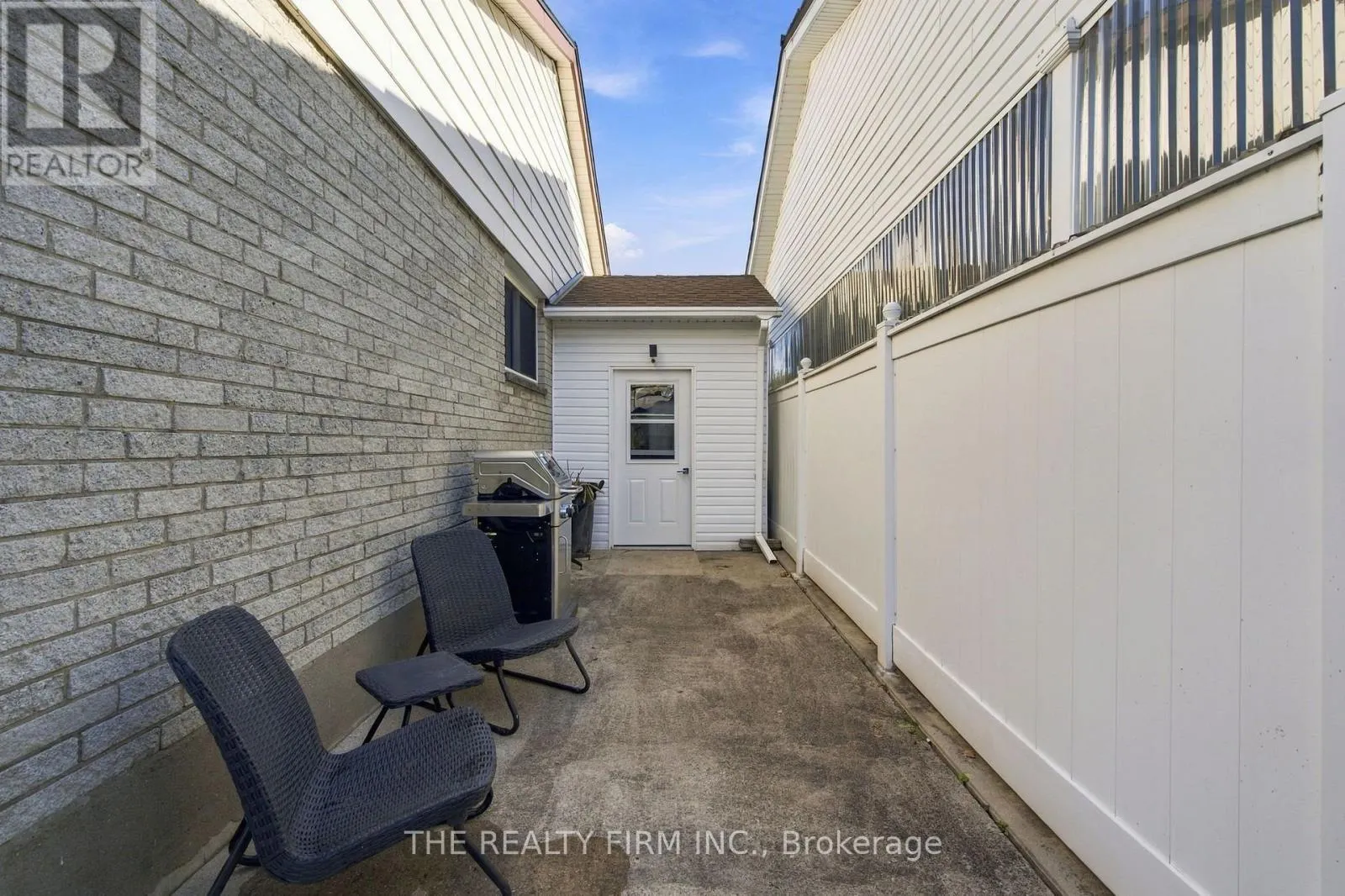 25 QUEENSTON CRESCENT