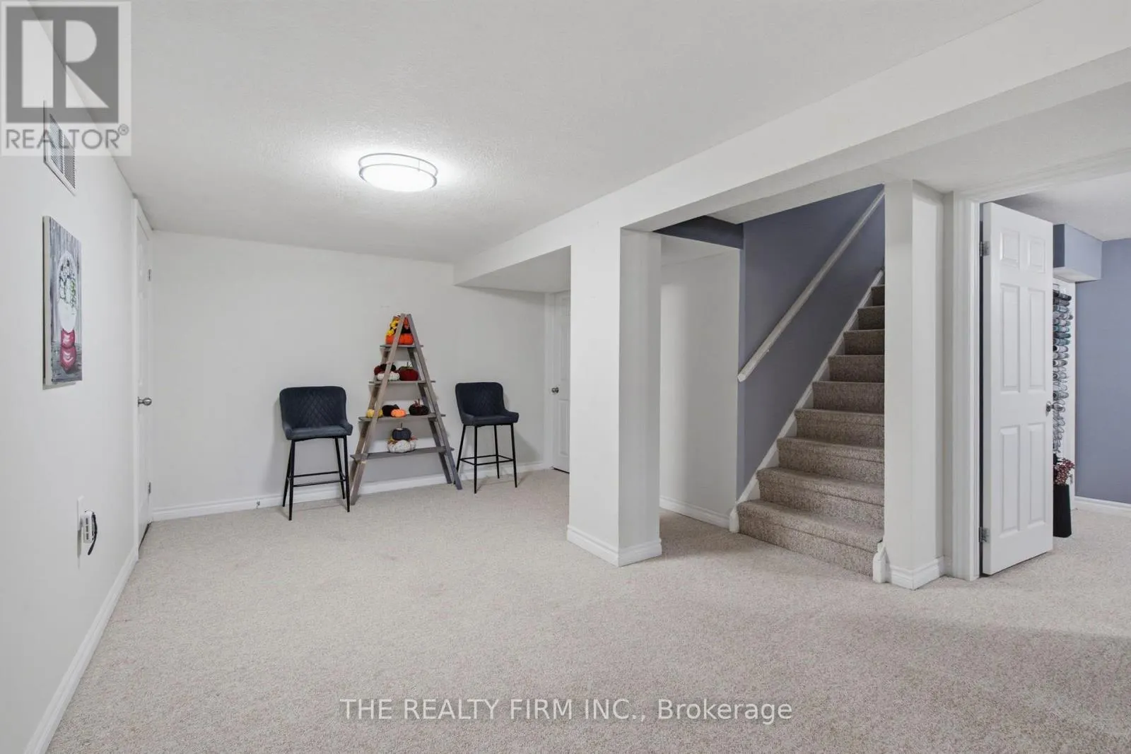 25 QUEENSTON CRESCENT