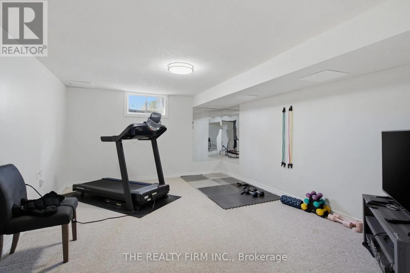 25 QUEENSTON CRESCENT