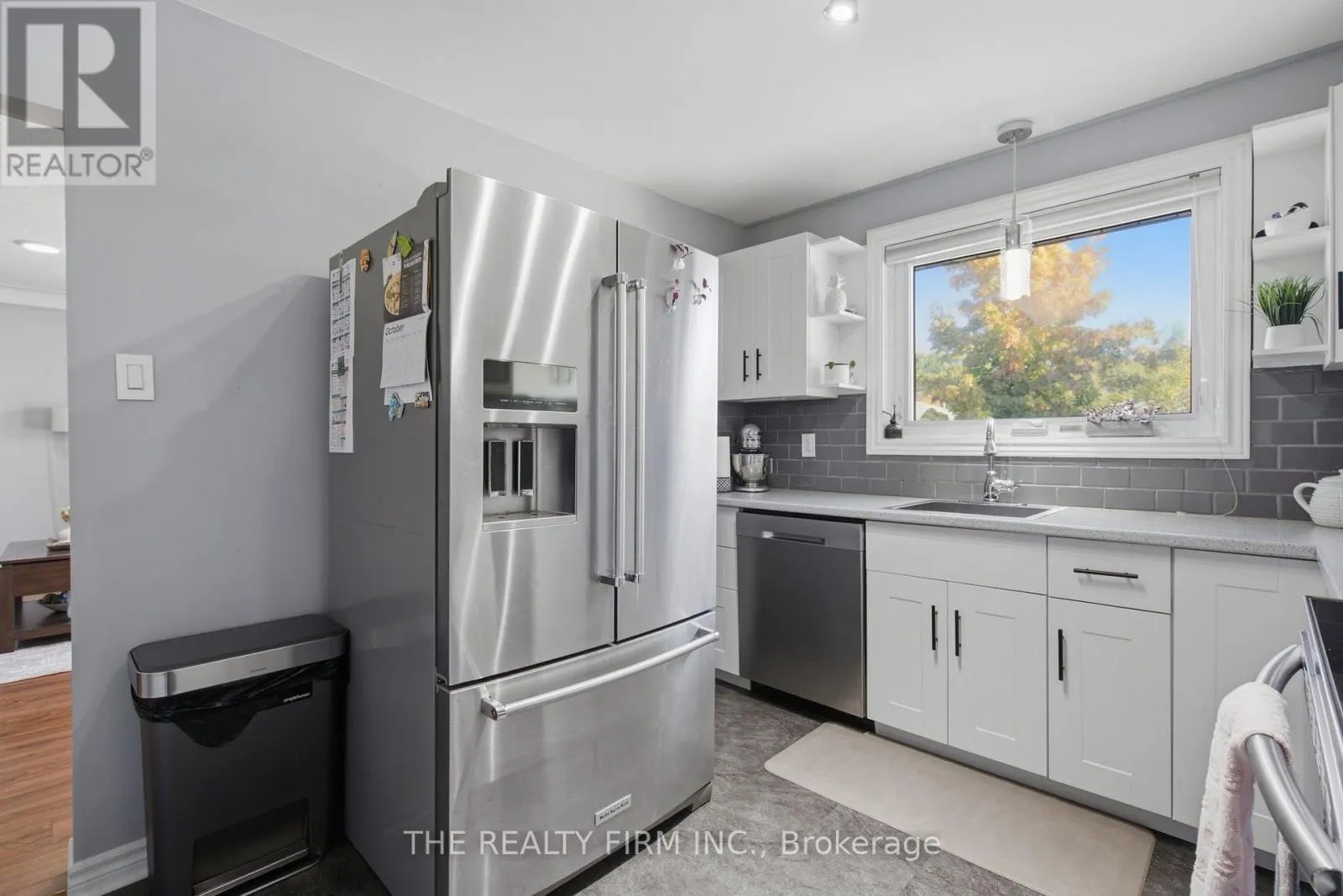 25 QUEENSTON CRESCENT