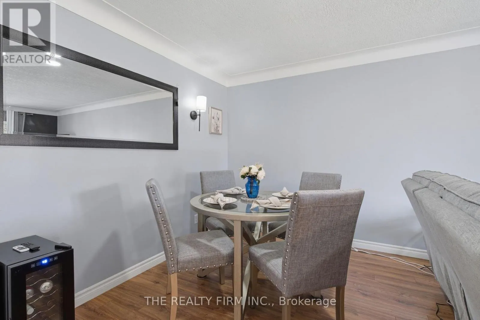 25 QUEENSTON CRESCENT