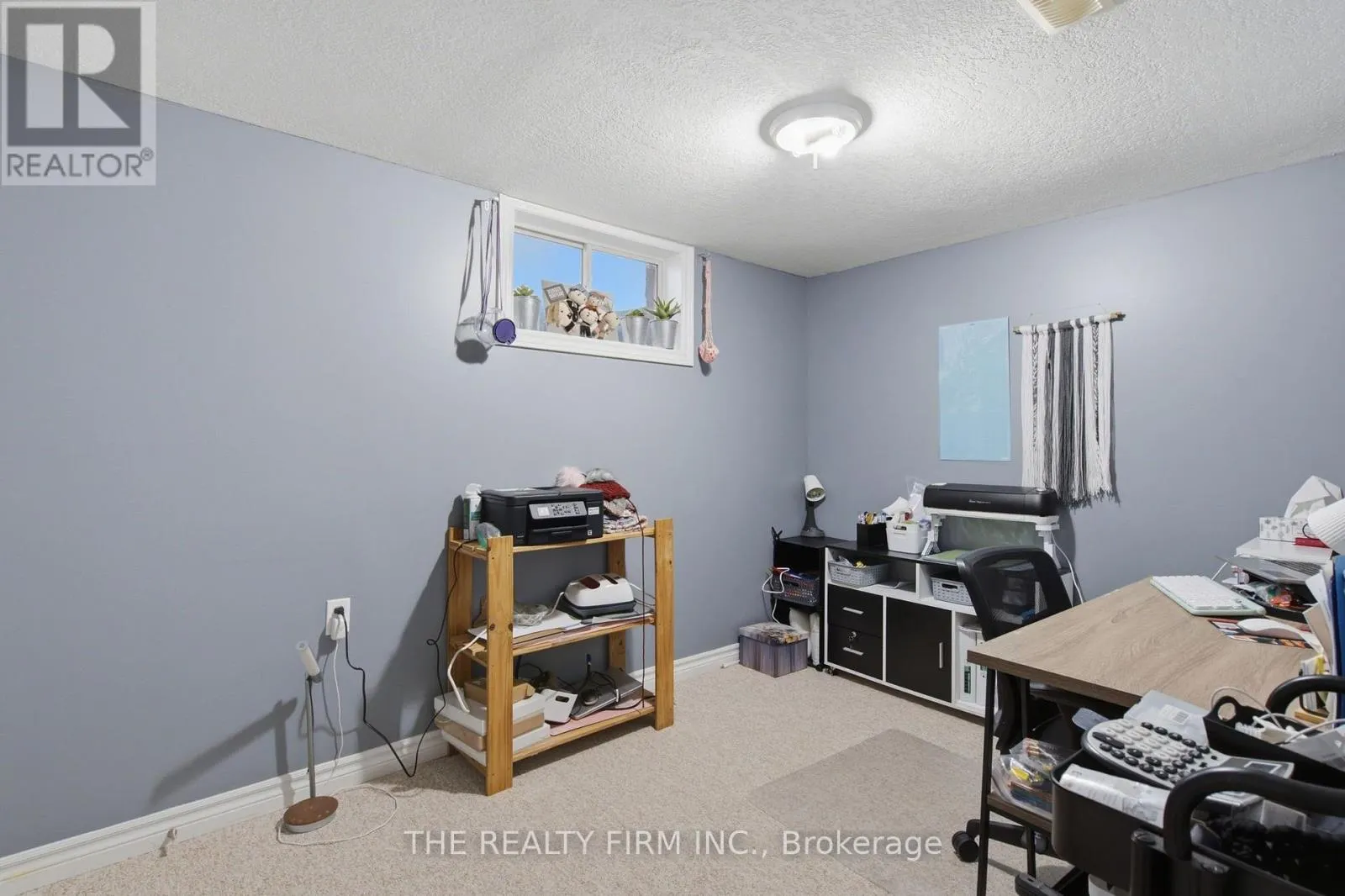 25 QUEENSTON CRESCENT